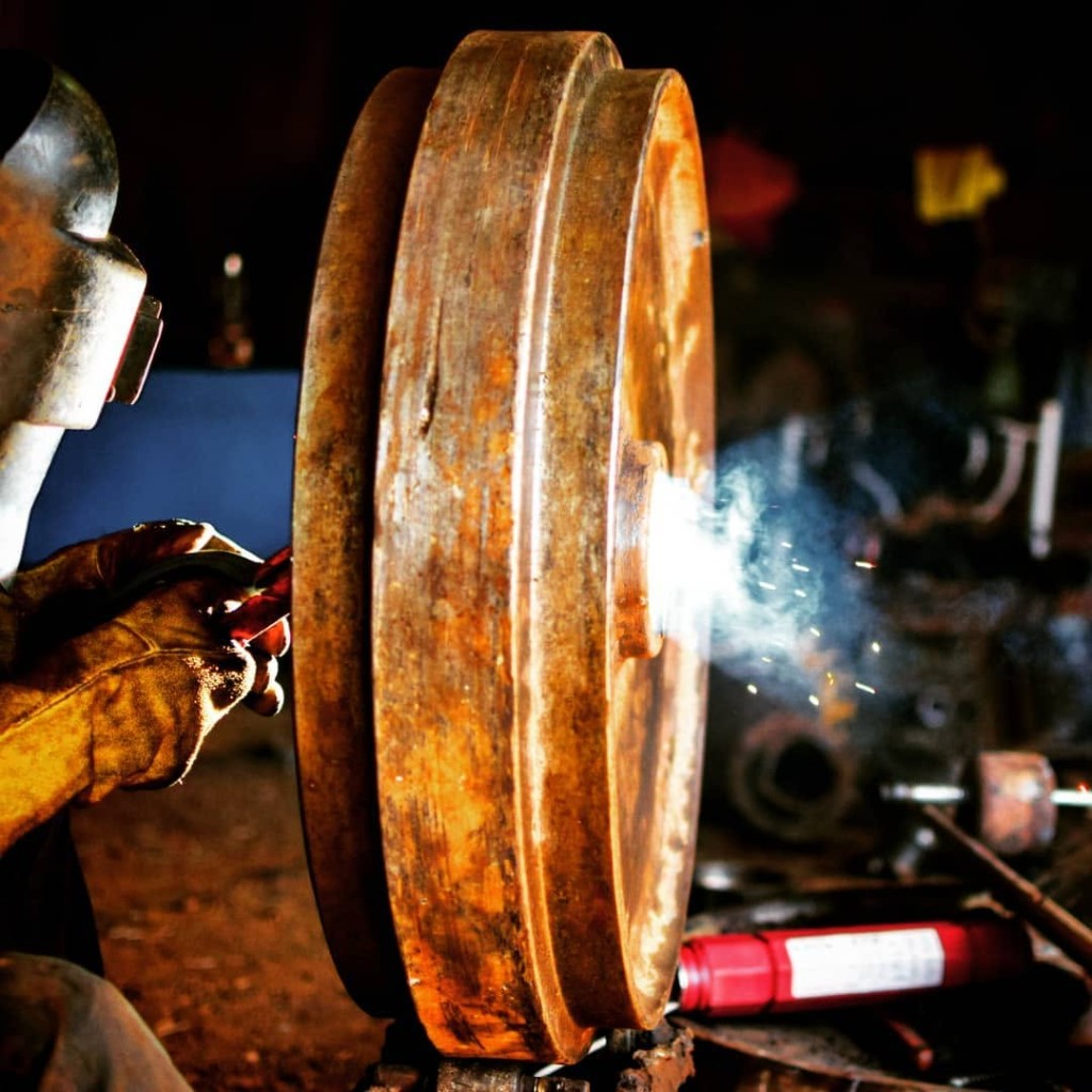 Soldadura de componentes industriales